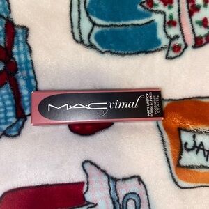 Mac Macximal Silky Matte Lipstick In ‘Velvet Teddy’